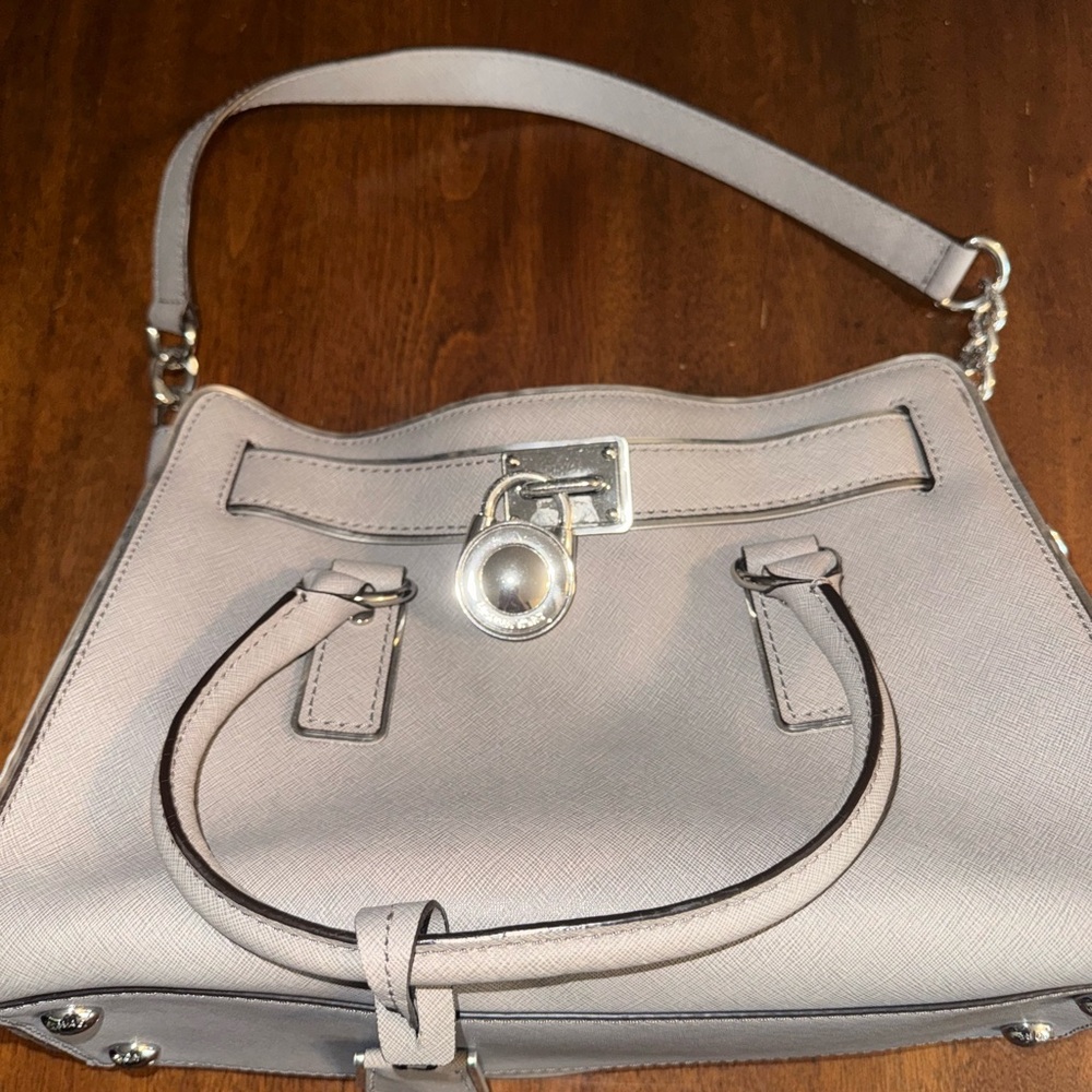 Elegant Gray Handbag